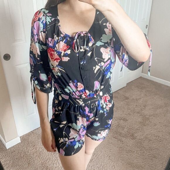 Yumi Kim Floral Romper XS - Picture 1 of 11